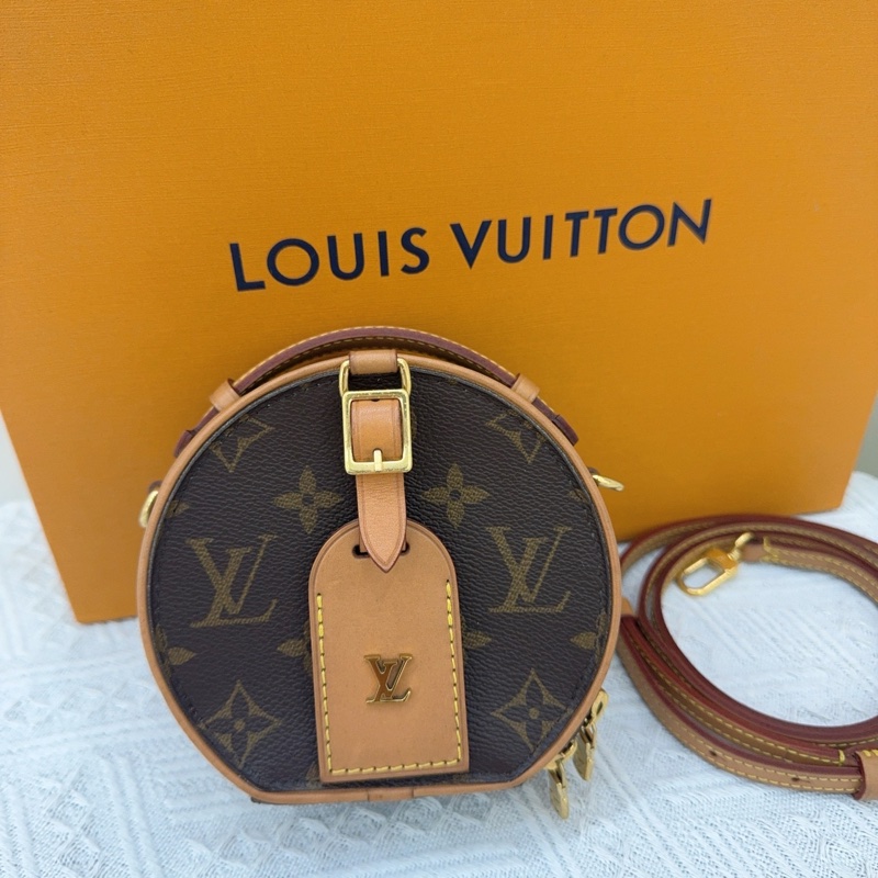LV 小圓餅  mini   LV路易威登經典老花小圓餅包，尺寸約13×12×6.5，芯片款   裸包-0
