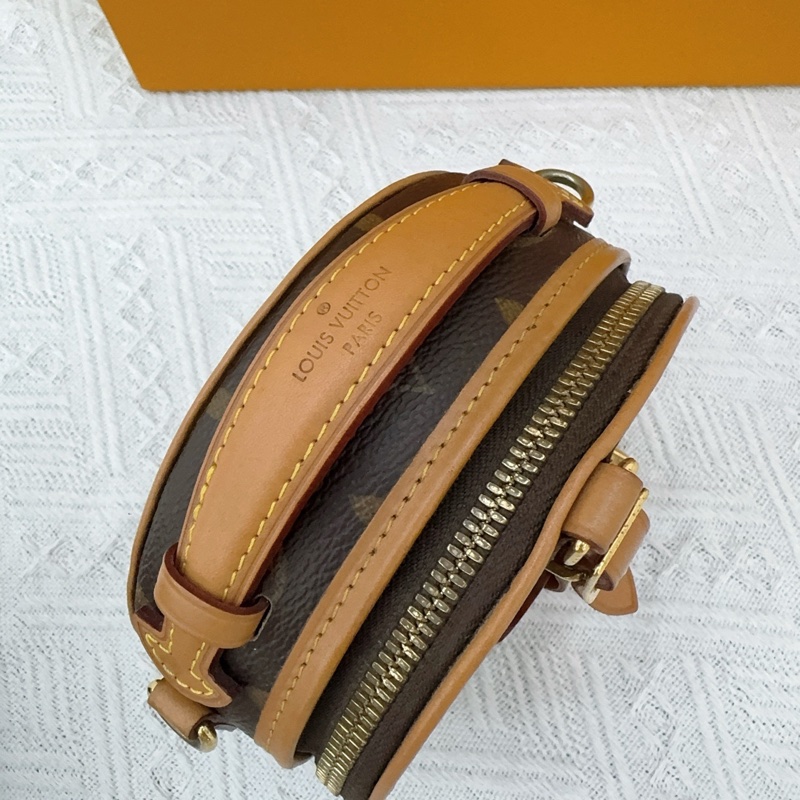 LV 小圓餅  mini   LV路易威登經典老花小圓餅包，尺寸約13×12×6.5，芯片款   裸包-2