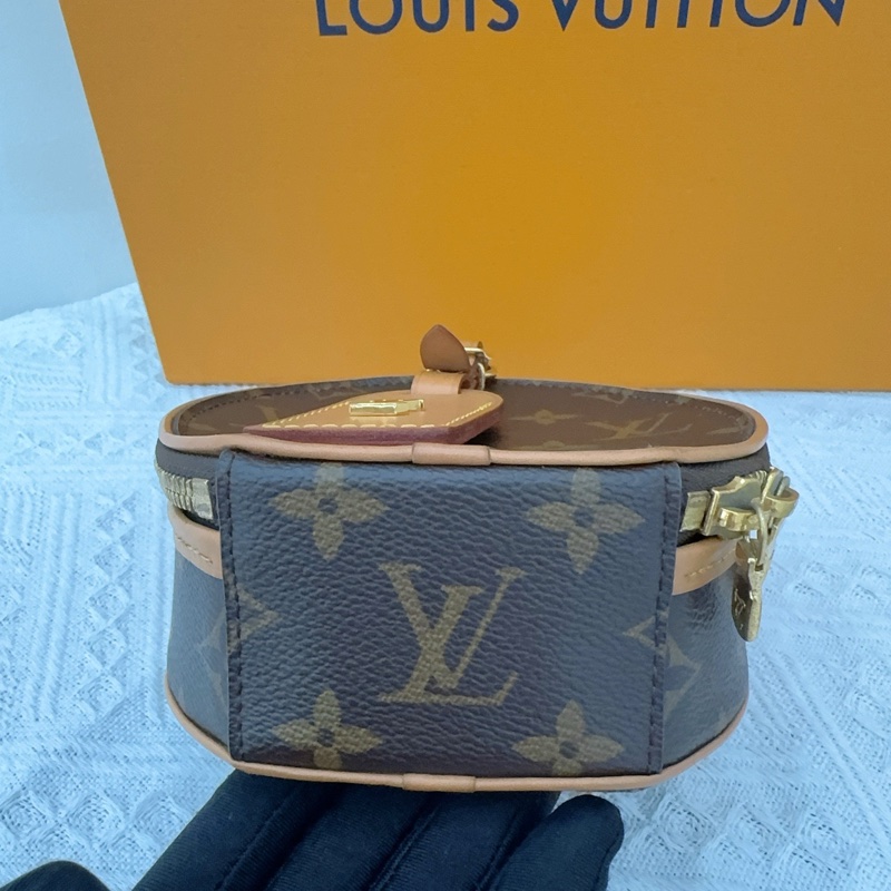 LV 小圓餅  mini   LV路易威登經典老花小圓餅包，尺寸約13×12×6.5，芯片款   裸包-5