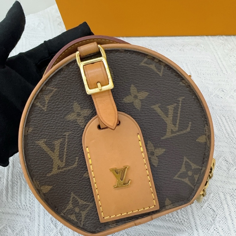 LV 小圓餅  mini   LV路易威登經典老花小圓餅包，尺寸約13×12×6.5，芯片款   裸包-6