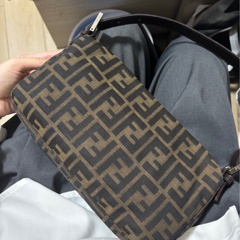 【近新閒置❤️】 fendi 老花小法棍 手提包 單肩包-1