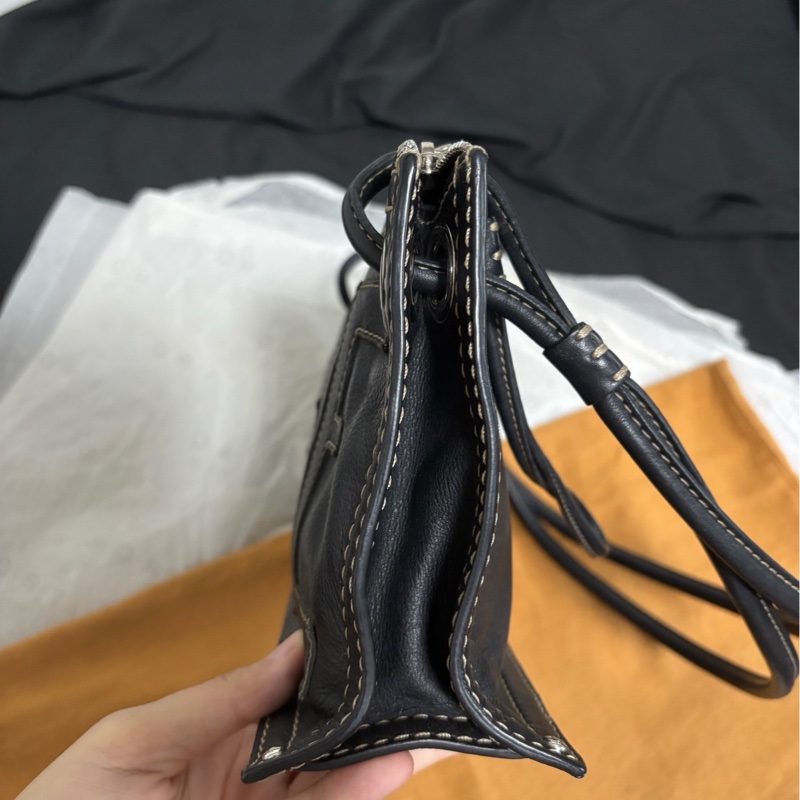 【近新閒置❤️】 Loewe 黑銀雙面tote 手提包單肩包-2