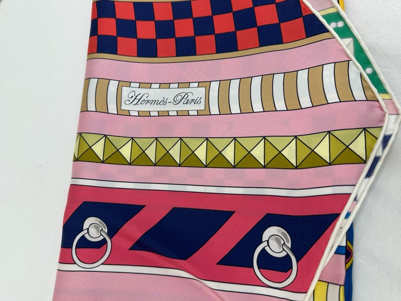 HERMES/愛馬仕 優雅印花圖案休閒 絲巾 女款 尺寸：30*180-2