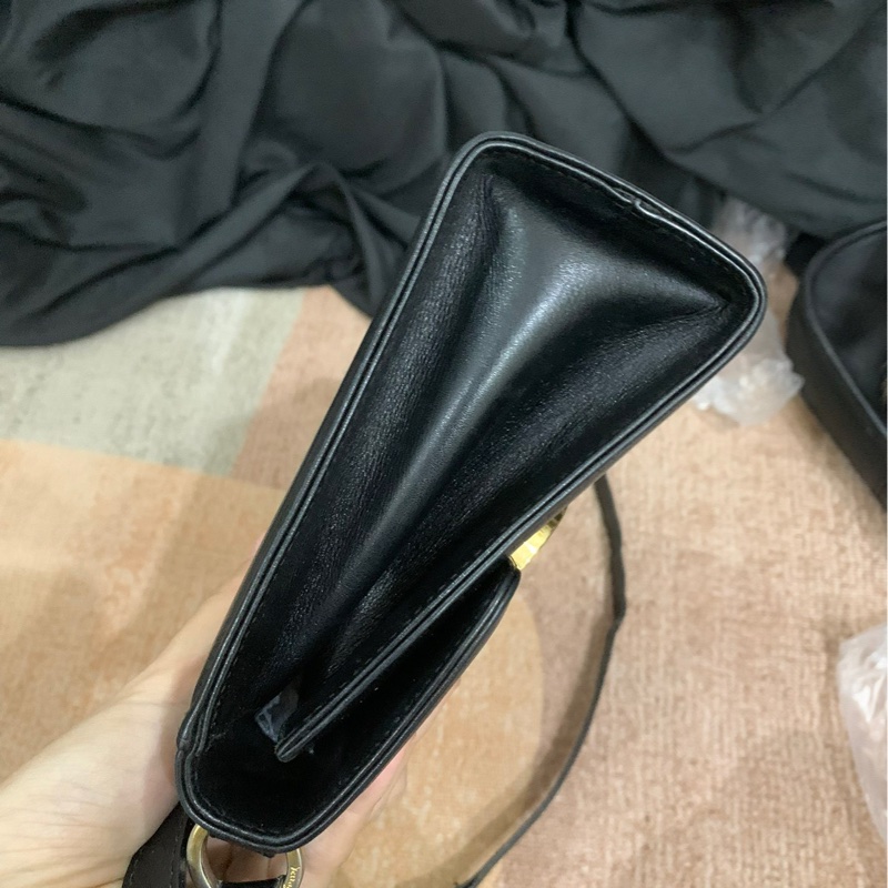 【近新閒置❤️】 Salvatore Ferragamo mini馬蹄扣  斜挎包 單肩包-4