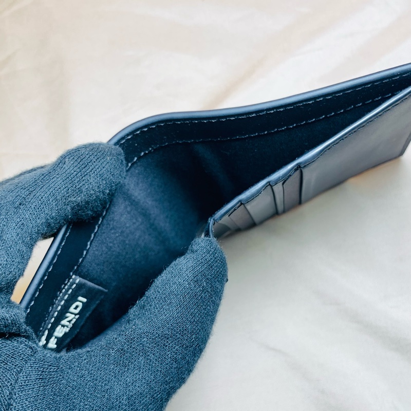 ‼️全台最甜 Fendi 芬迪 黑金怪獸8卡對開短夾-5