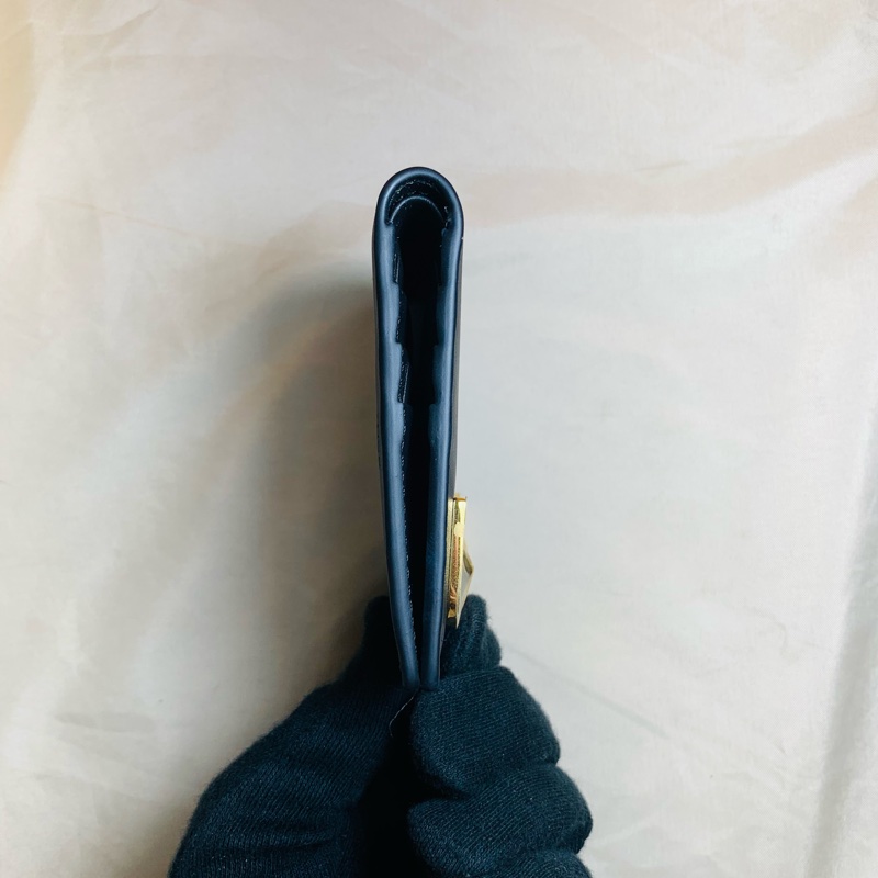 ‼️全台最甜 Fendi 芬迪 黑金怪獸8卡對開短夾-7