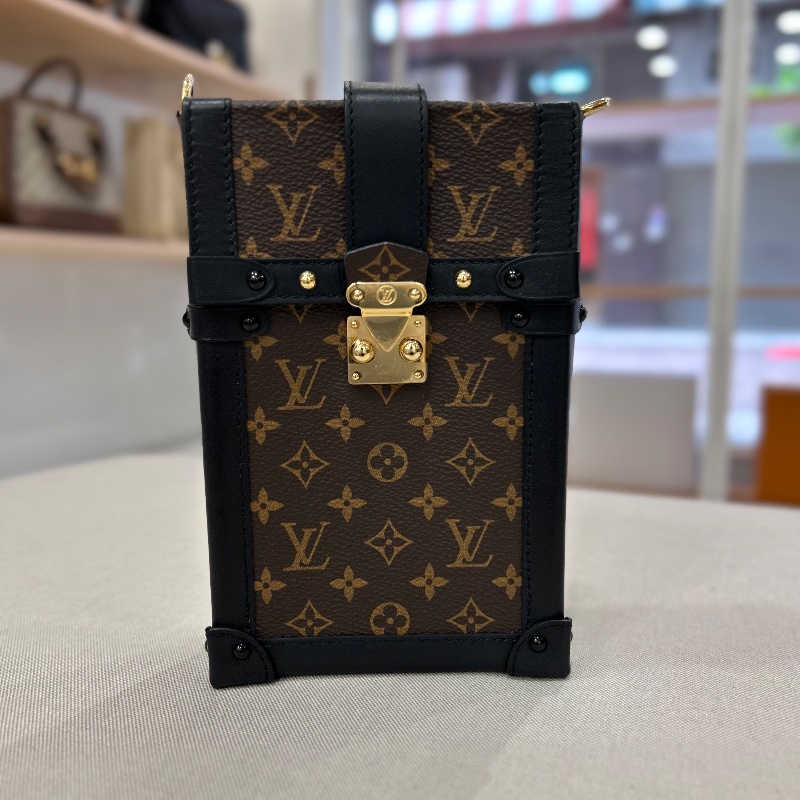 LV 老花 Monogram Pochette Trunk Verticale M63913 晶片款-5