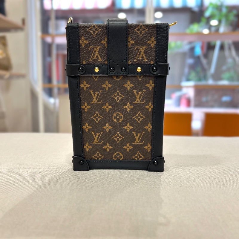 LV 老花 Monogram Pochette Trunk Verticale M63913 晶片款-9
