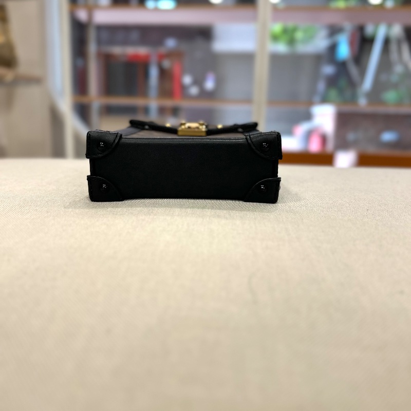 LV 老花 Monogram Pochette Trunk Verticale M63913 晶片款-20