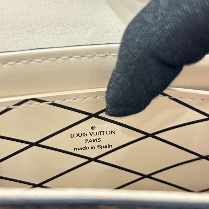 LV 老花 Monogram Pochette Trunk Verticale M63913 晶片款-24
