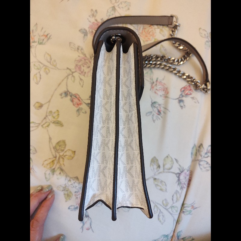 MICHAEL KORS Rose 滿版字母PVC小鍊包(乳白灰)拼色-2