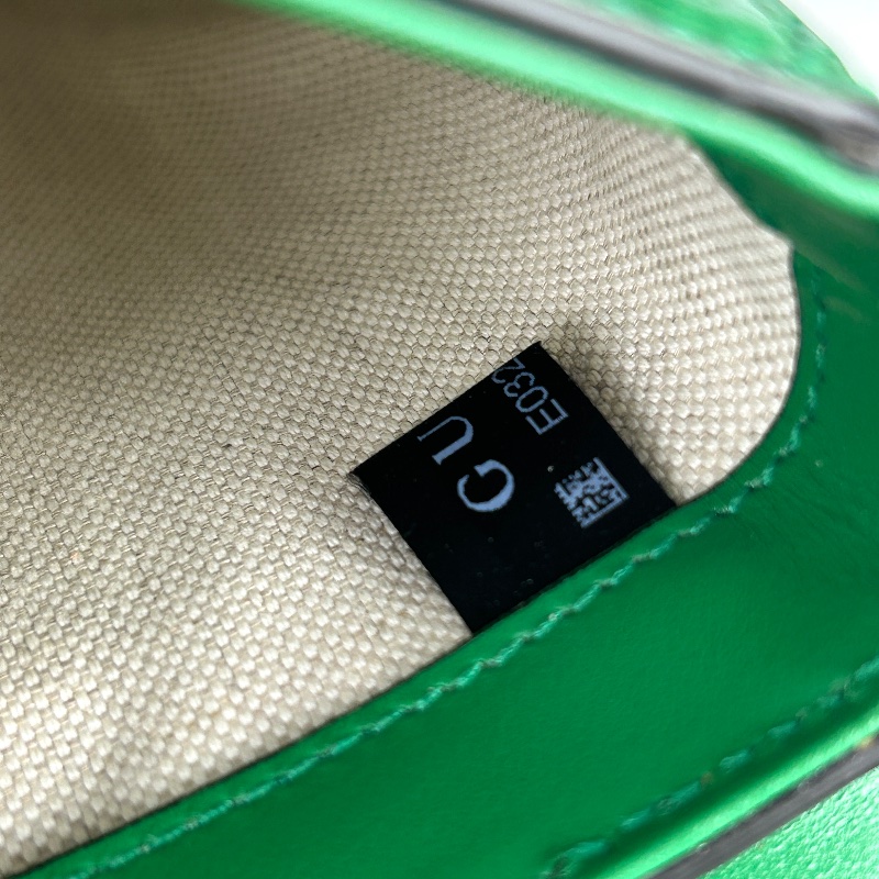 Gucci GG 壓紋鏤空雙層腰包-17