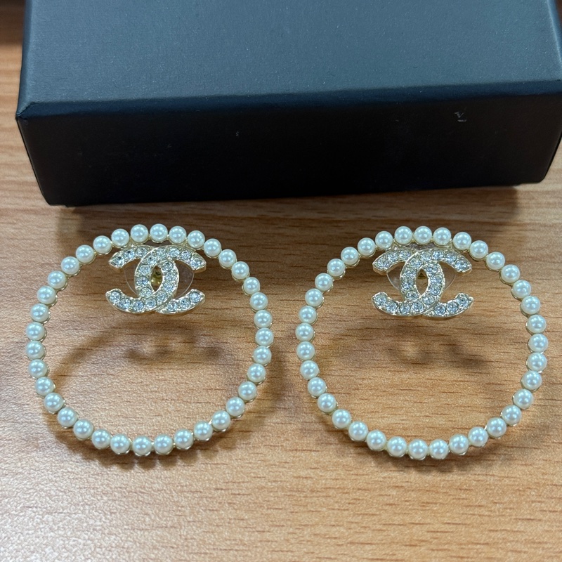 Chanel 香奈兒 珍珠耳環 大圓圈耳環 鑲鑽耳環 貼耳耳環 耳針-0
