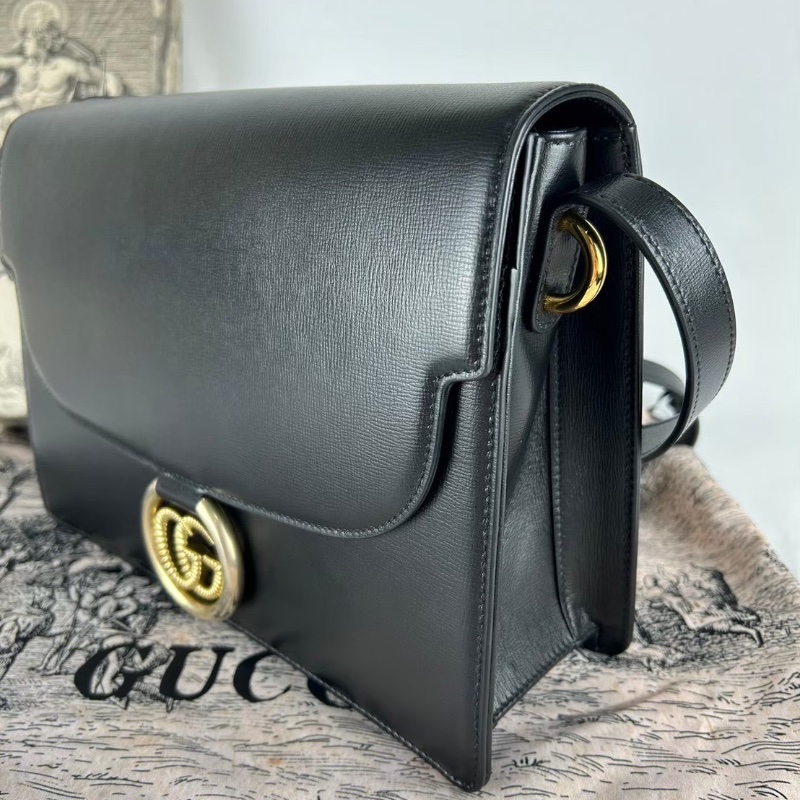 Gucci GG 雙G 圓環設計中款扣式肩背斜背包 2020年-6