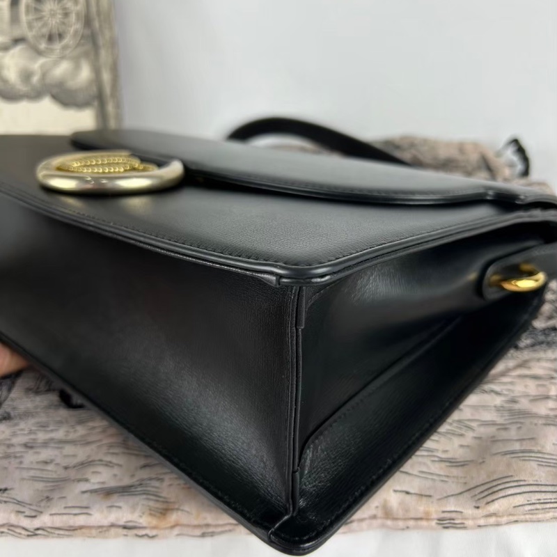 Gucci GG 雙G 圓環設計中款扣式肩背斜背包 2020年-14