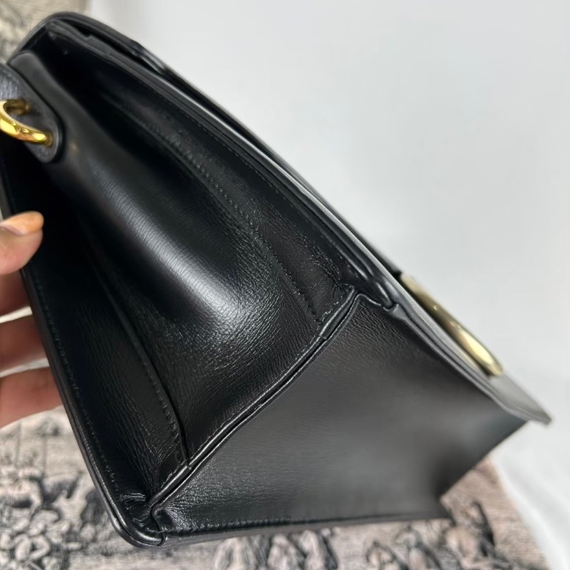 Gucci GG 雙G 圓環設計中款扣式肩背斜背包 2020年-15