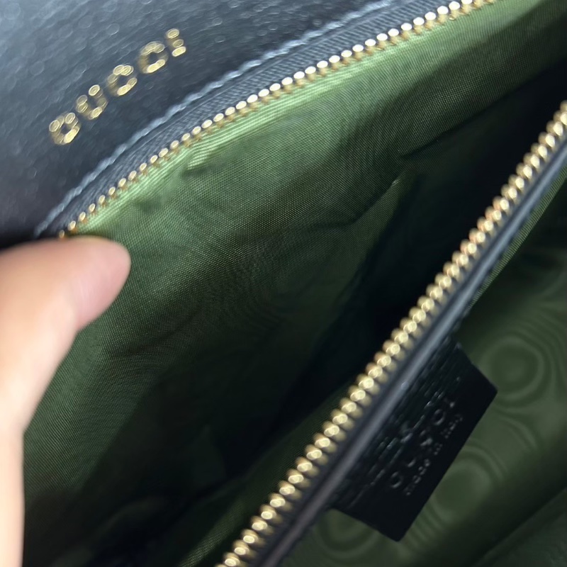 Gucci GG 雙G 圓環設計中款扣式肩背斜背包 2020年-20