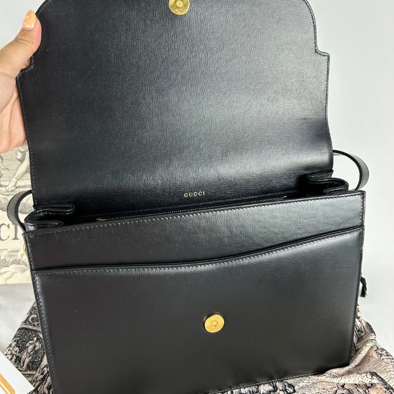 Gucci GG 雙G 圓環設計中款扣式肩背斜背包 2020年-24