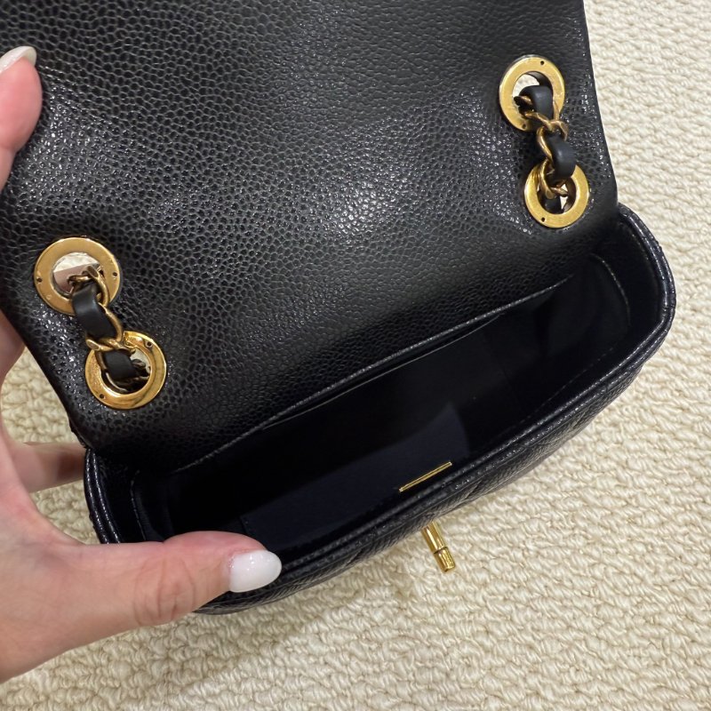 CHANEL - 黑色荔枝皮金鍊季節款24B方胖-5