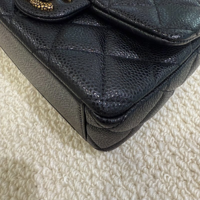 CHANEL - 黑色荔枝皮金鍊季節款24B方胖-7