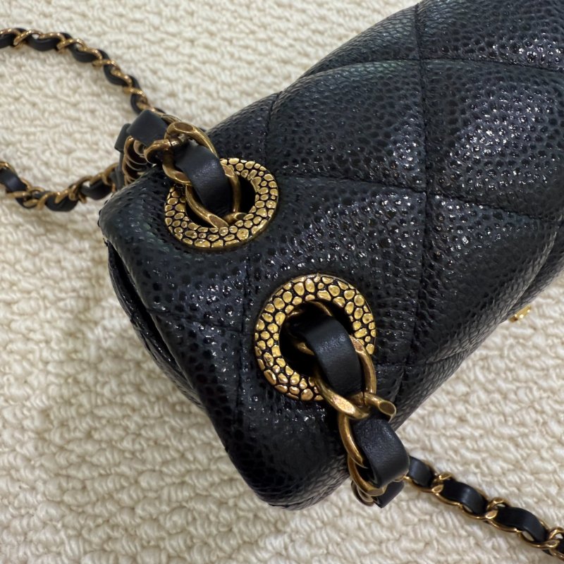 CHANEL - 黑色荔枝皮金鍊季節款24B方胖-11