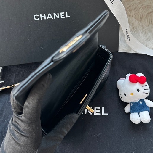 【配件：盒子 防塵袋 💕】Chanel 24K cf mini 方胖子 黑金 斜挎包 羊皮 雙c寬肩帶 logo-6