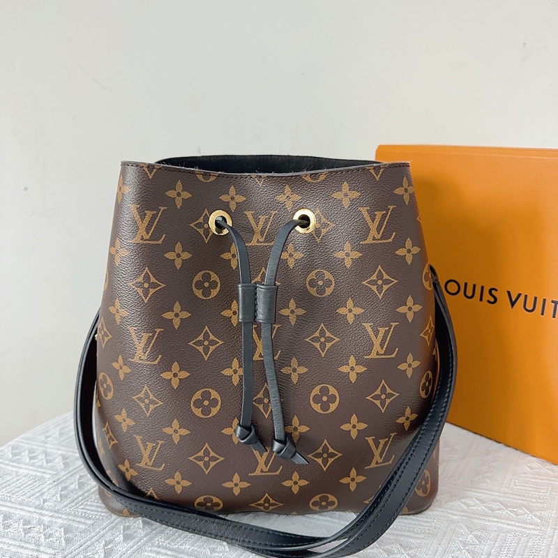 LV 路易威登 NÉONOÉ 抽繩水桶包 塗層帆布 老花  17編碼-0