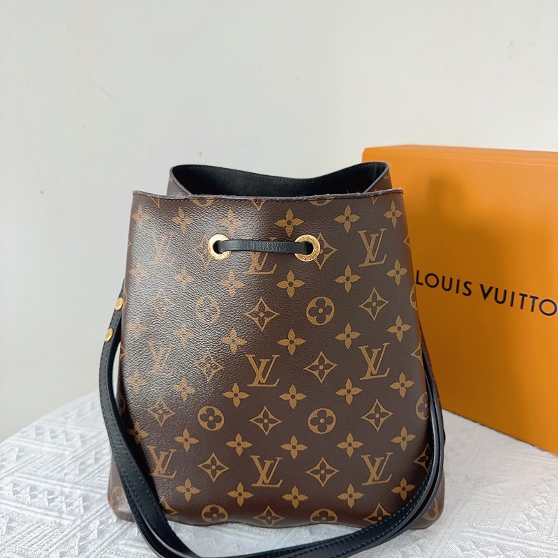 LV 路易威登 NÉONOÉ 抽繩水桶包 塗層帆布 老花  17編碼-1