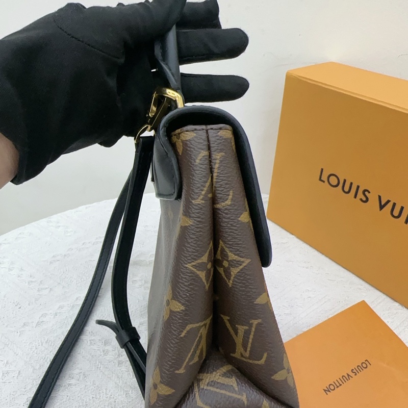 【98新】LV 路易威登  lockbb 鎖頭包 19編碼 附件：塵袋 肩帶 包身無大瑕疵-2