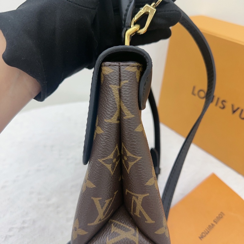 【98新】LV 路易威登  lockbb 鎖頭包 19編碼 附件：塵袋 肩帶 包身無大瑕疵-3