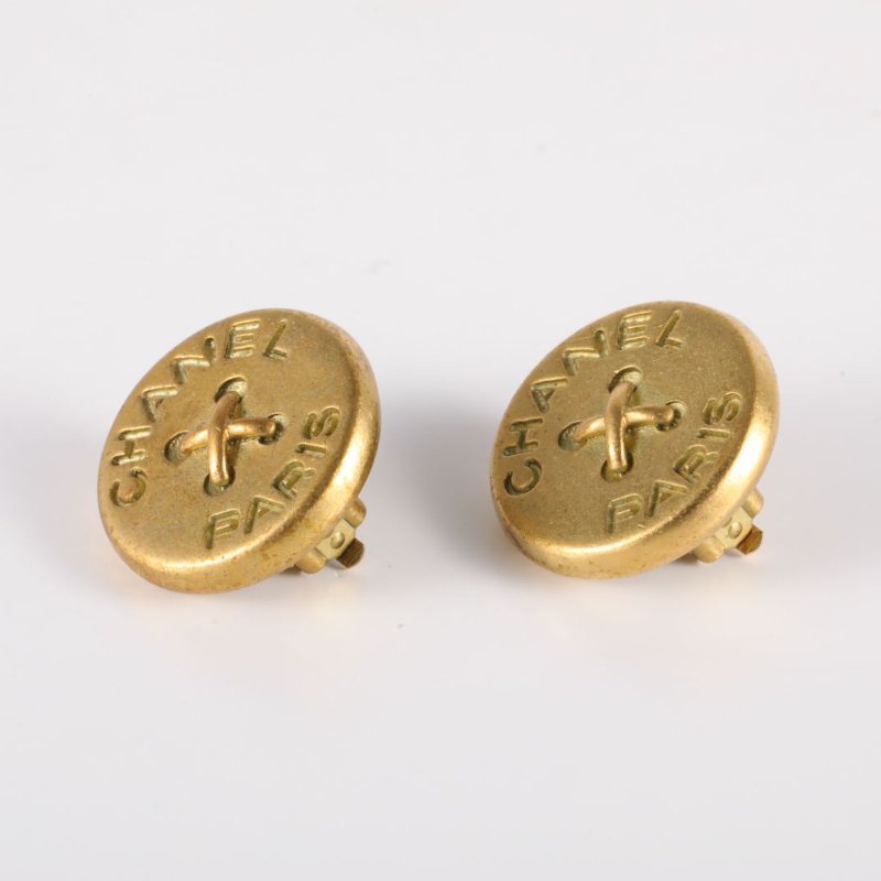CHANEL 合金95P紐扣耳夾耳環-1
