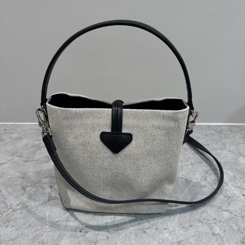 ESSENTIAL系列 水桶包 XS 亞麻色-6