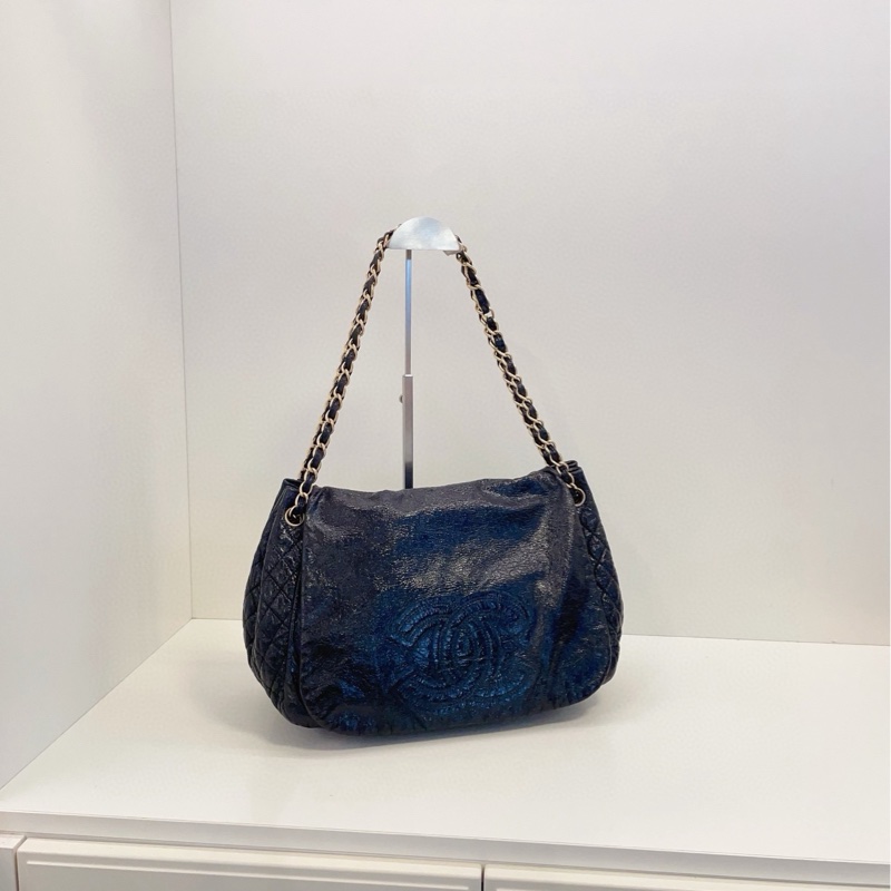 【98新🆕】Chanel 黑金油蠟全皮 浮雕縫線大雙C logo 翻蓋機場鏈條包單肩包-0