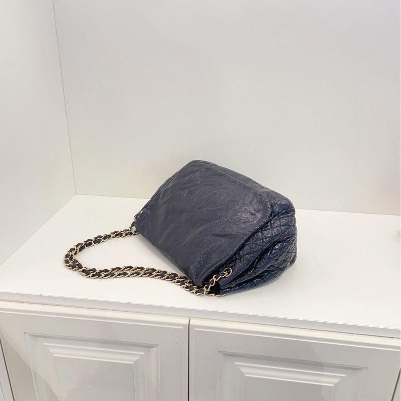 【98新🆕】Chanel 黑金油蠟全皮 浮雕縫線大雙C logo 翻蓋機場鏈條包單肩包-5