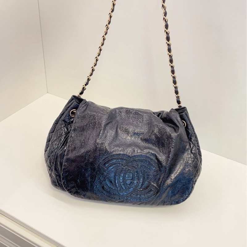 【98新🆕】Chanel 黑金油蠟全皮 浮雕縫線大雙C logo 翻蓋機場鏈條包單肩包-7