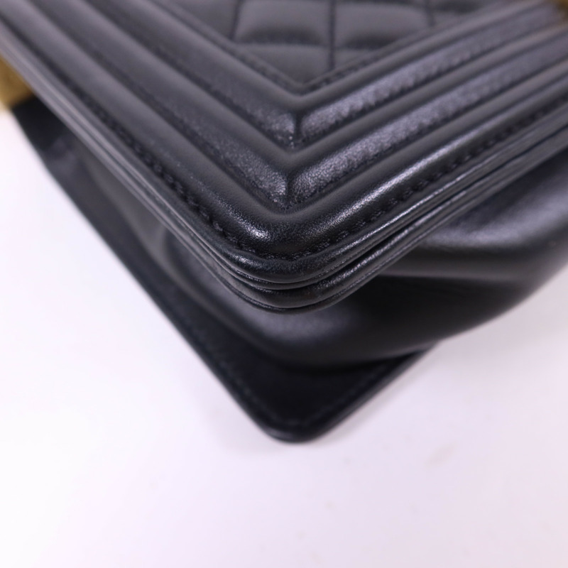 CHANEL 羊皮皮革Boy 25金扣鏈帶肩背袋-12