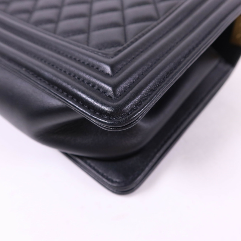 CHANEL 羊皮皮革Boy 25金扣鏈帶肩背袋-13