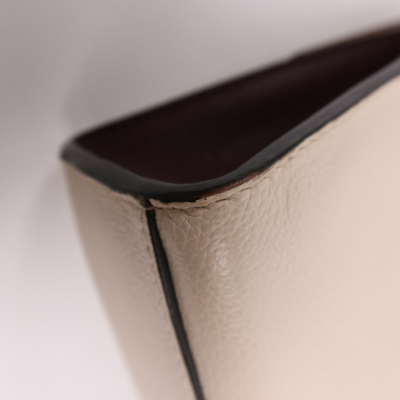 LOUIS VUITTON 牛皮皮革My Lock Me銀扣鏈帶肩背袋-6