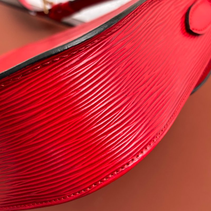::LOUIS VUITTON:: LV M52197  Epi Saint Cloud GM 單肩包紅色馬鞍包 斜背包-17
