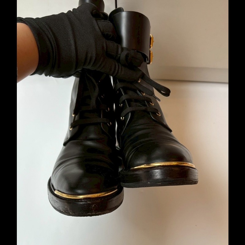 LV 黑皮平底軍靴-3