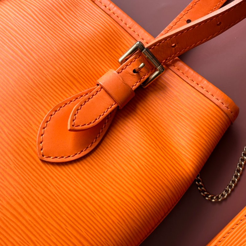 ::LOUIS VUITTON:: LV M5899H 橘色 水波紋 EPI皮革 Bucket PM 水桶包 肩背包 手提包-3