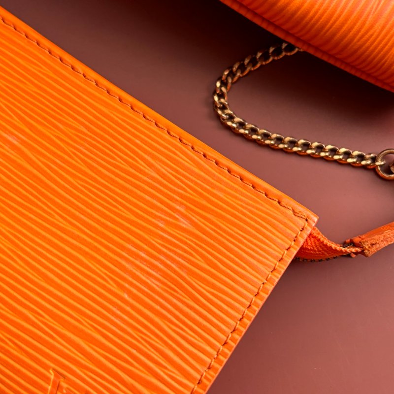 ::LOUIS VUITTON:: LV M5899H 橘色 水波紋 EPI皮革 Bucket PM 水桶包 肩背包 手提包-7