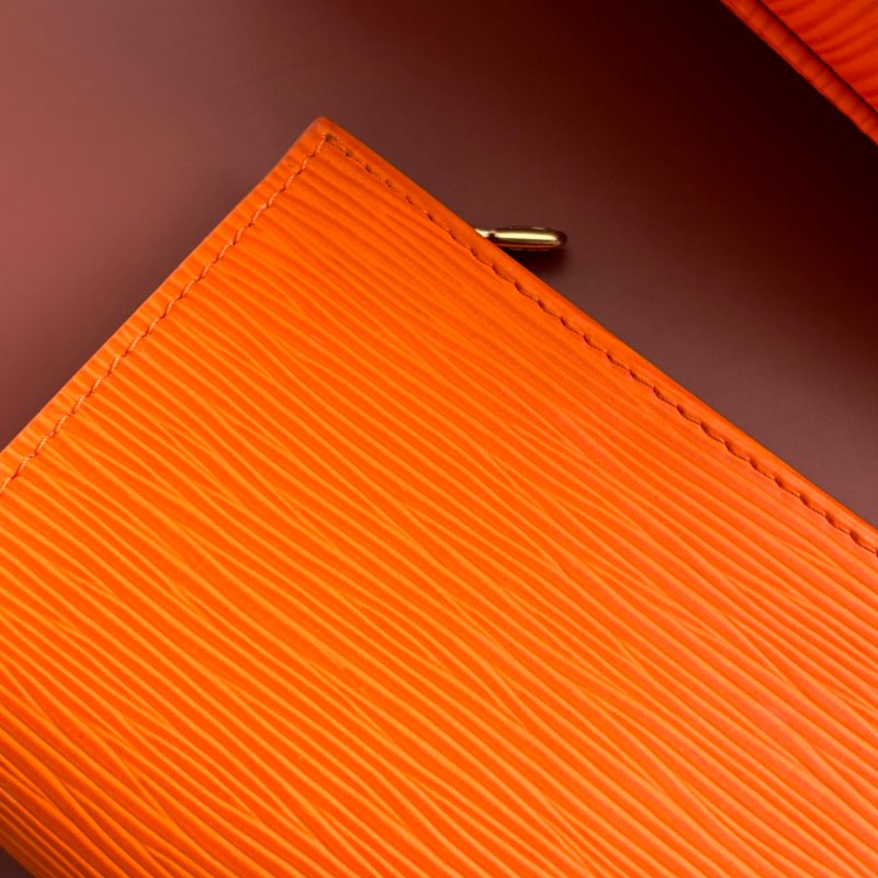 ::LOUIS VUITTON:: LV M5899H 橘色 水波紋 EPI皮革 Bucket PM 水桶包 肩背包 手提包-8