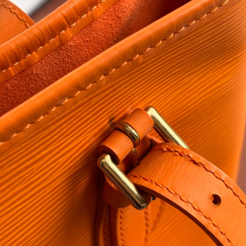 ::LOUIS VUITTON:: LV M5899H 橘色 水波紋 EPI皮革 Bucket PM 水桶包 肩背包 手提包-21