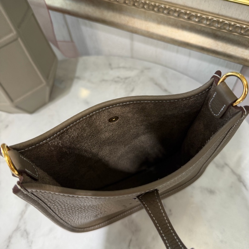 Hermes 大象灰T/C皮Mini Evelyne金釦藍背帶肩斜背包-5