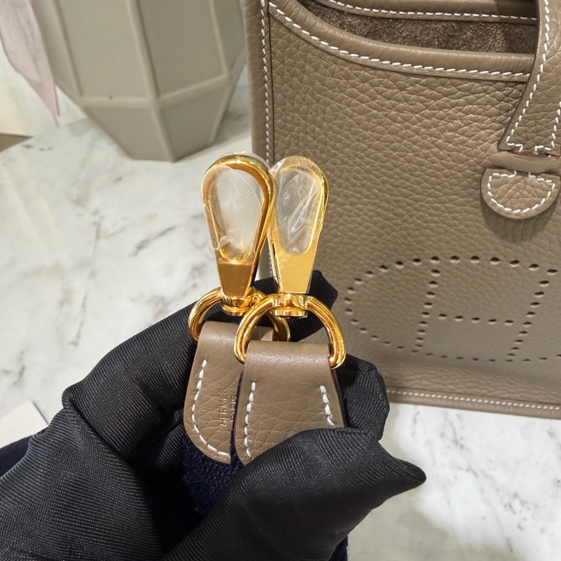 Hermes 大象灰T/C皮Mini Evelyne金釦藍背帶肩斜背包-8