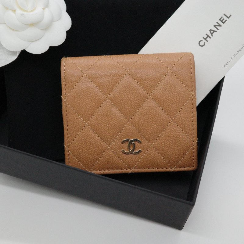 Chanel 香奈兒 焦糖色 荔枝牛皮 兩折 短夾 短錢包 （有鈔票位+零錢位）-0