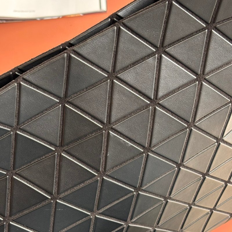 限定款::BAO BAO ISSEY MIYAKE :: CRYSTAL MATTE 霧面啞光斜背手提兩用包 水晶包 三宅一生-6