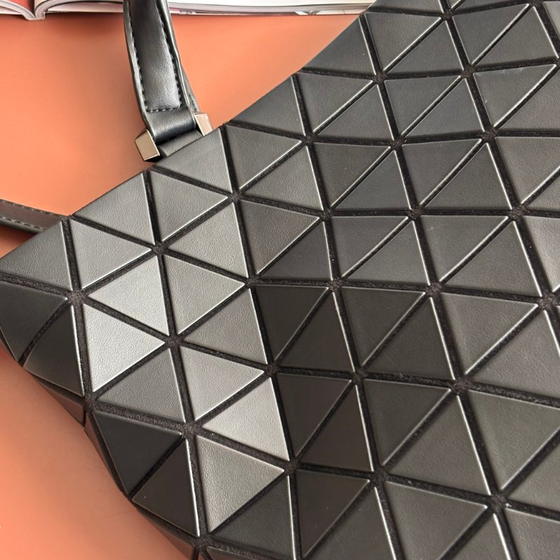 限定款::BAO BAO ISSEY MIYAKE :: CRYSTAL MATTE 霧面啞光斜背手提兩用包 水晶包 三宅一生-7