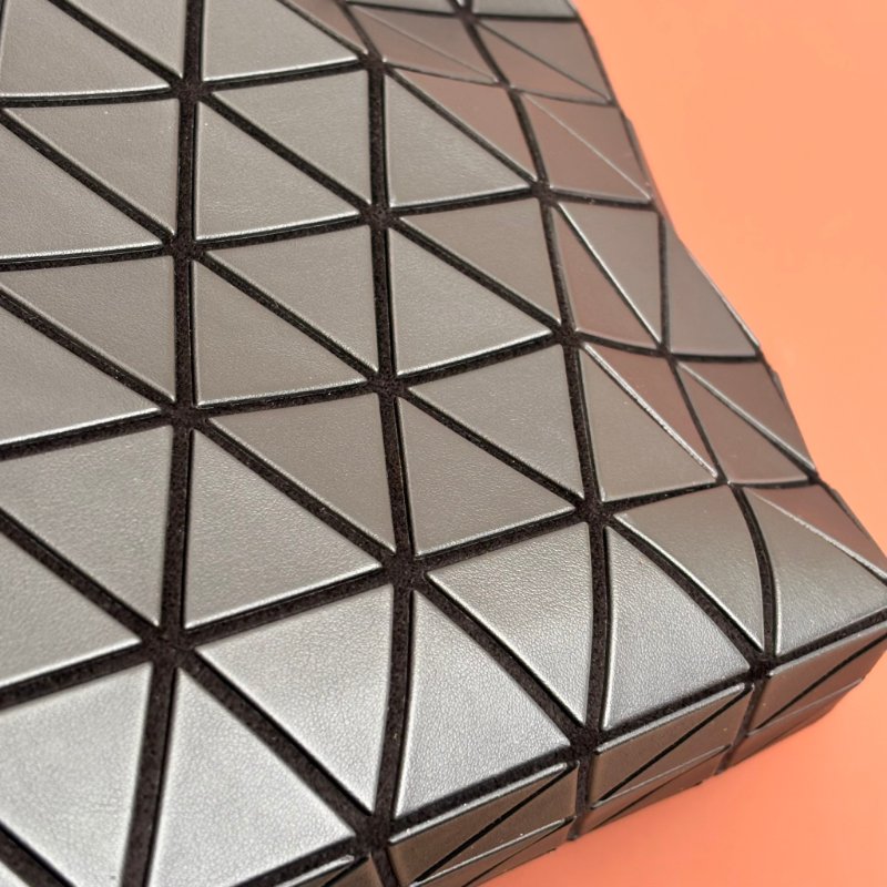 限定款::BAO BAO ISSEY MIYAKE :: CRYSTAL MATTE 霧面啞光斜背手提兩用包 水晶包 三宅一生-9